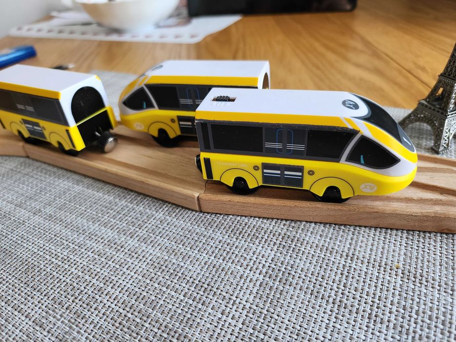 Локомотив з вагонами електричка батарейках RED Новий LILLABO IKEA BRIO