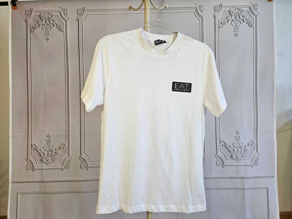 T-Shirt EA7 Branca Tamanho XS