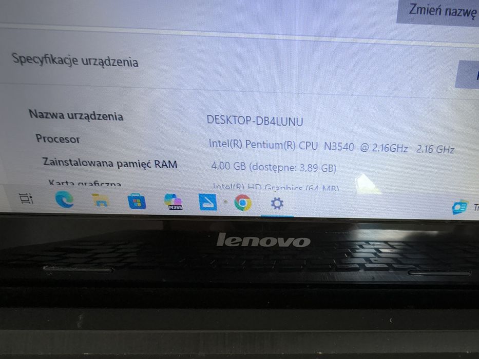 Laptop Lenovo, stary typ