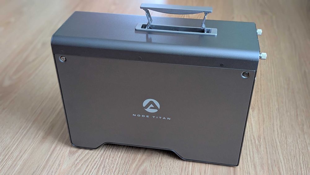 AKiTiO Node Titan Thunderbolt 3 eGPU відеокарт Macbook iMac: 9 800 грн ...