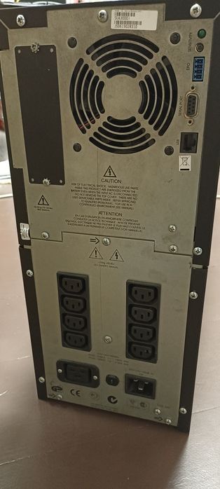 Инвертор APC Smart-UPS 3000. 2700W