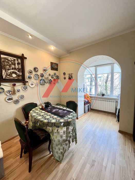 Без% Продаж 3к 70м2 з ремонтом Сталінка 3 пов Лондонська (Пітерська) Єреванська Солом'янка