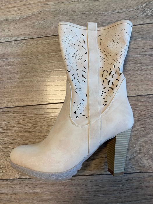 Buty damskie na obcasie | Beżowe
