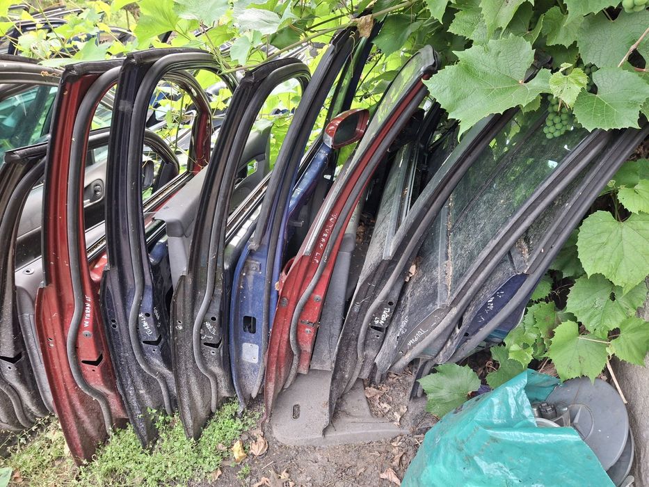 Drzwi VW Turan lewe z Niemiec