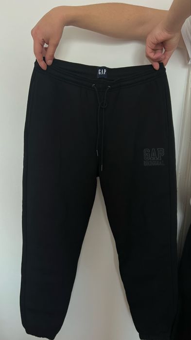 Чоловічий спортивний костюм GAP