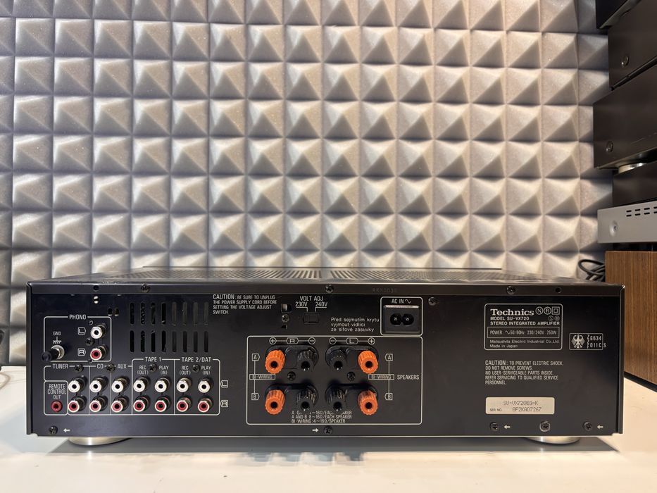 Wzmacniacz Technics SU VX 720 + pilot