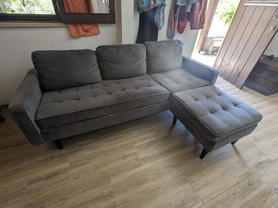 Beautiful Grey Velvet Sofa with Detachable Chaise – Perfect Condition