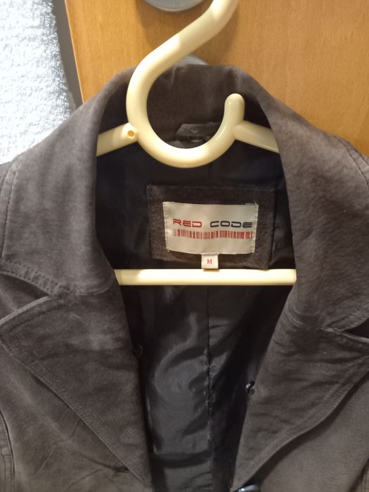 Casaco em couro cintado com pelo sintetico tamanho M