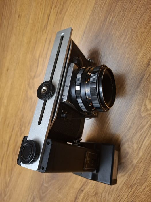 Aparat Praktica super tł z obiektywem Pentagon 50mm 1.8 i lampa erno