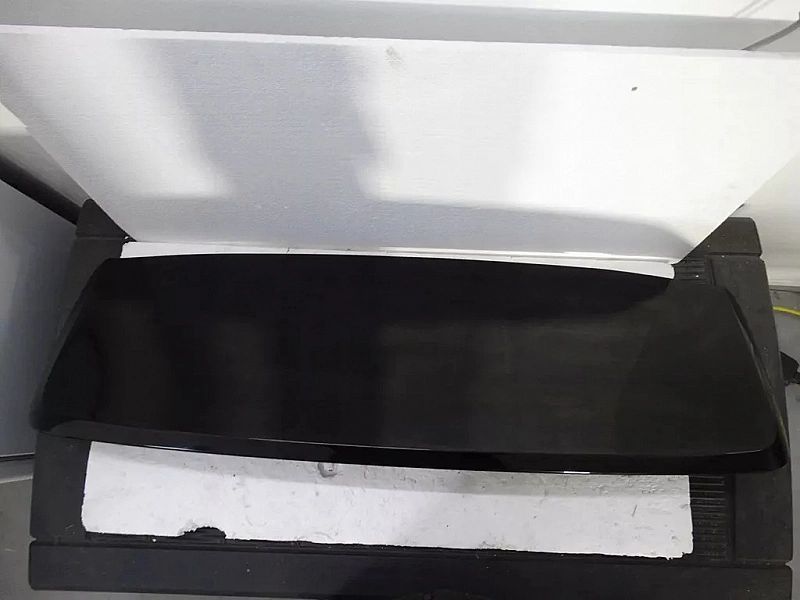 Spoiler lotka klapy światło stop Volvo XC40