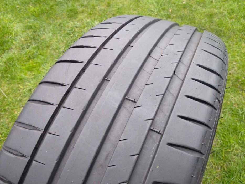 opona 235/45/18 Michelin Pilot Sport 4 1 sztuka 7mm 2021