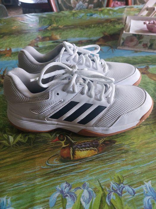 Buty adidas białe 37 i jedna trzecia