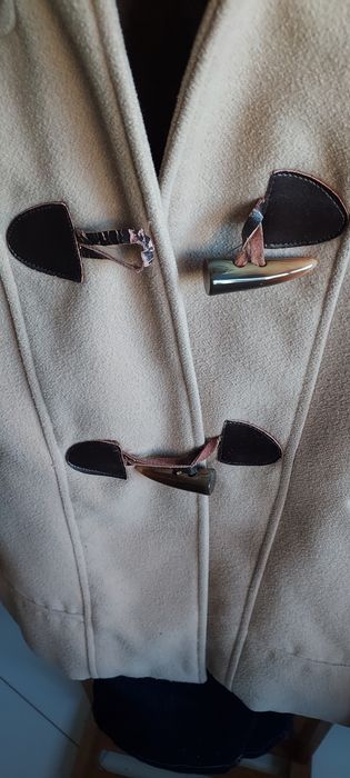 Casaco/ canadiana de senhora, bege, de fazenda com capuz.