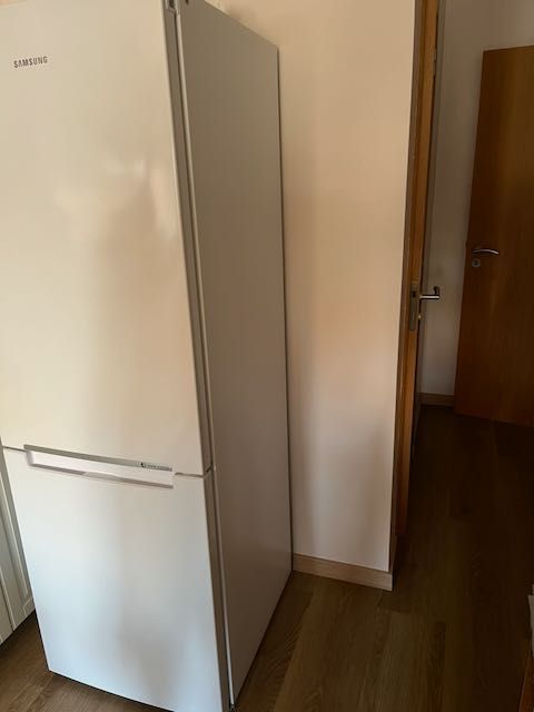 Frigorífico Combinado SAMSUNG (No Frost - 178 cm - 311 L - Branco)