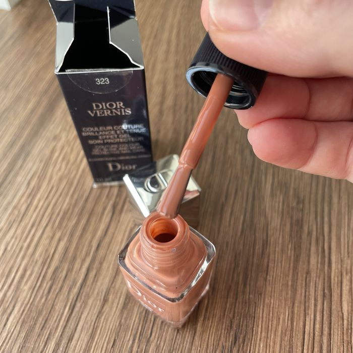 Лак для нігтів - dior vernis