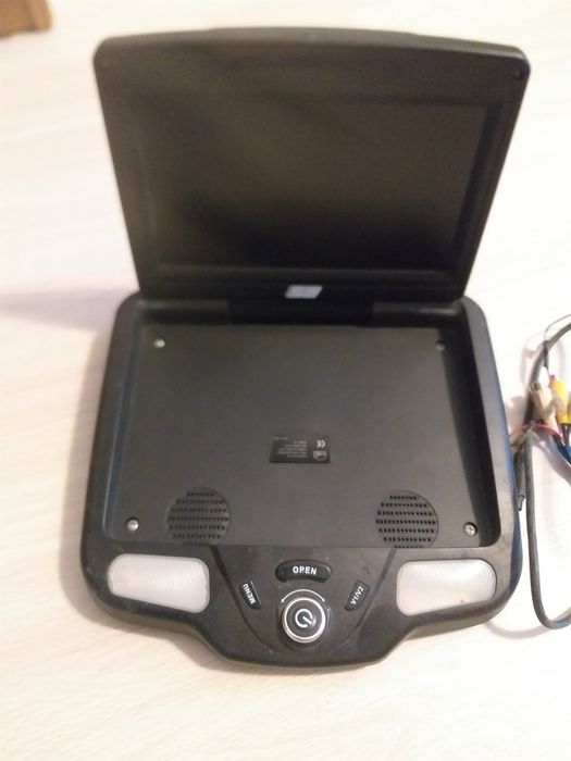 Монитор в автомобиль потолочный