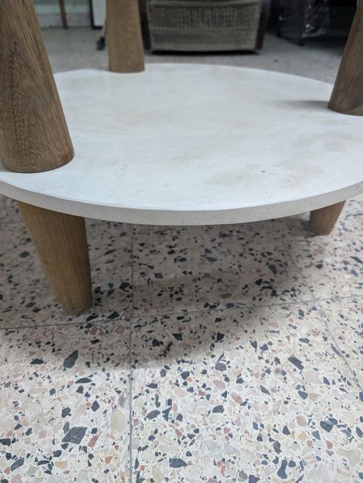 Mesa circular com tampo de vidro