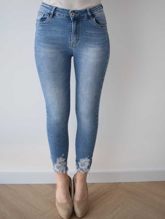 M.Sara wysoki stan spodnie rurki push up w28 s z dziurami otartymi