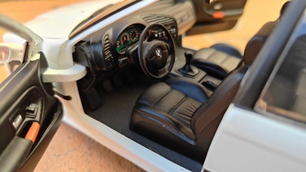 BMW M3 Sedan E36 UT Models 1/18