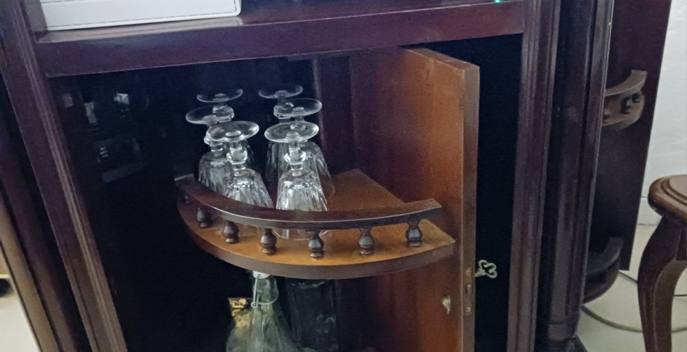 Móvel de estilo, garrafeira, para TV