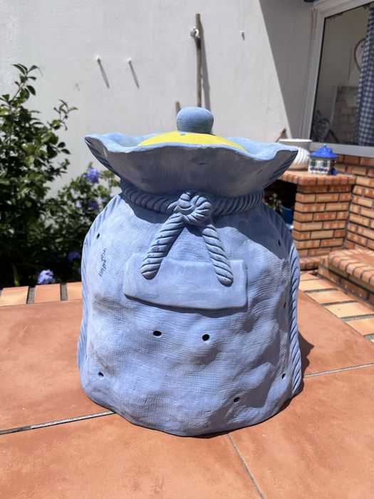Pote de barro decorativo com tampa