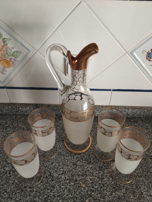Jarro com 4 copos antigos447461863237232641