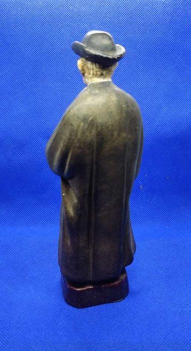 Estatueta em cerâmica Padre Cruz