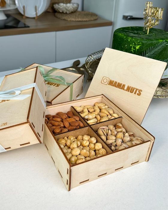 Горіхові подарункові набори