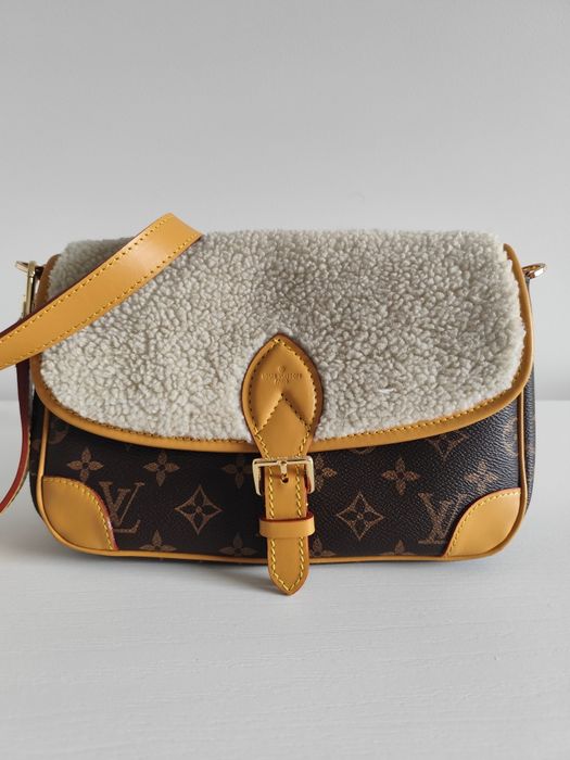 Louis Vuitton model Diane crossbody,  na ramię, do ręki