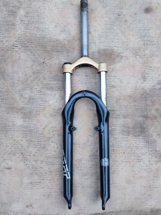 Вилка велосипедная SR Suntour