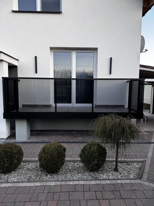 Balustrady szklane barierki aluminiowe