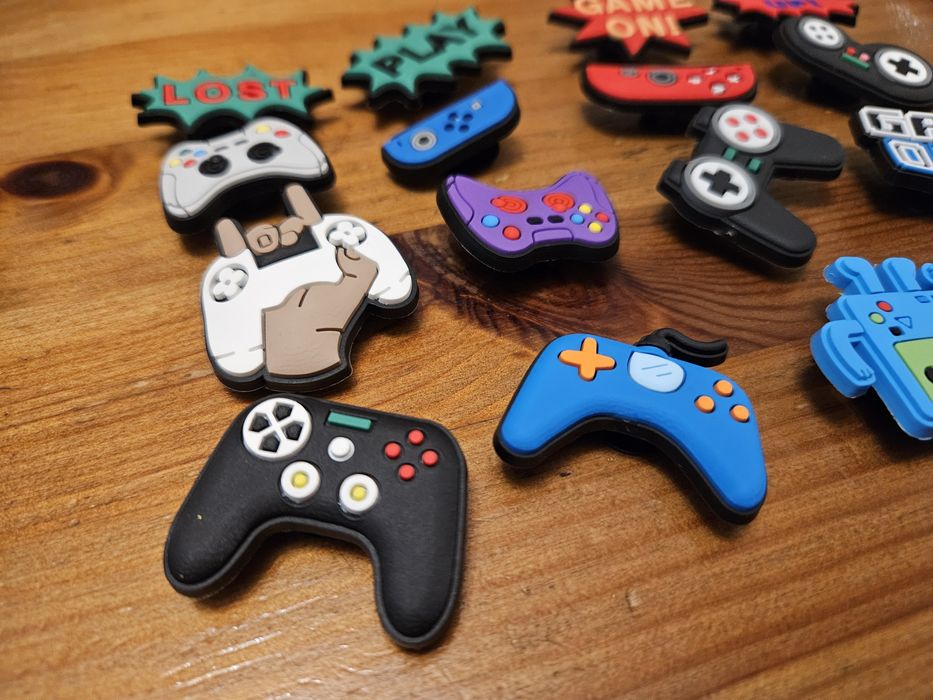 Pins przypinki do crocs playstation dla gracza