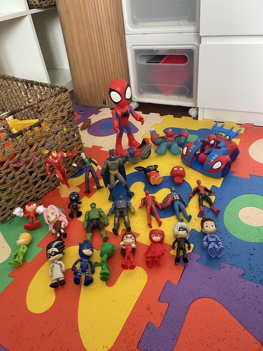 Bonecos dos super herois