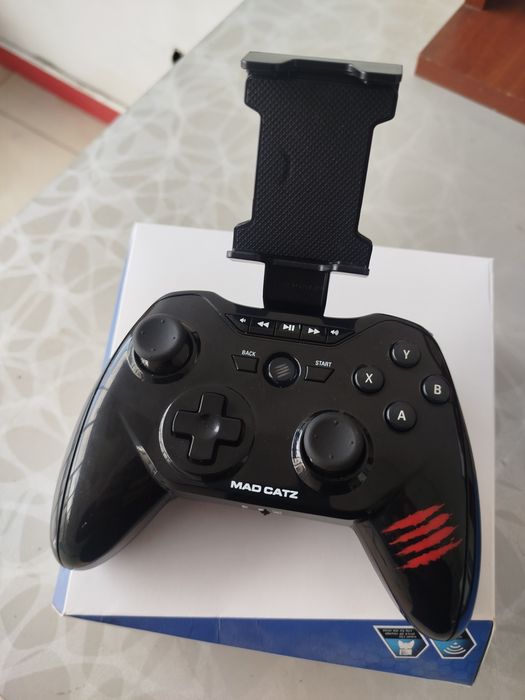 Беспроводной геймпад Mad Catz