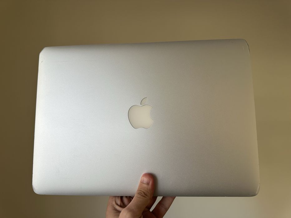Продам Macbook Air 13” 2015p і5/4/128