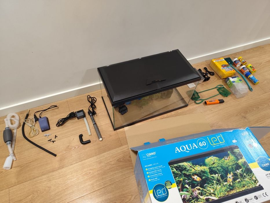 Aquário 58l com TUDO (vale mais de 200€)