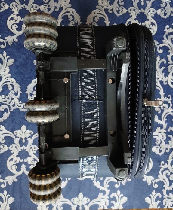 Чемодан маленький