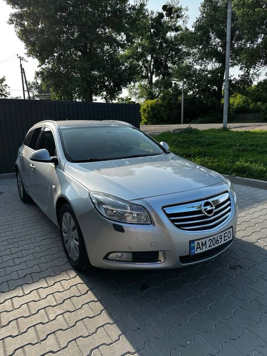 Опель інсігніі Opel Insignia 2011