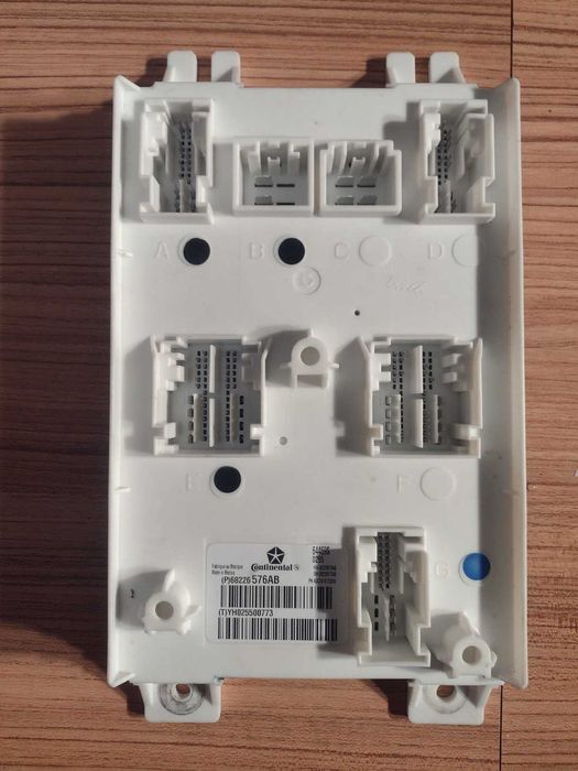 Dodge Journey Freemont 14- moduł sterownik komfortu BCM