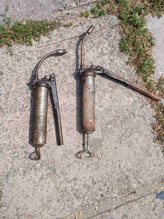 Шприци для смазки по 300 грн