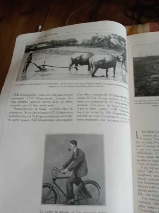 Livro antigo Lês Moteurs