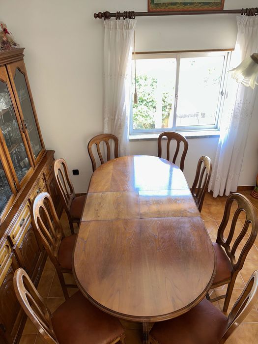 Cadeiras e mesa expansiva64739399298945120