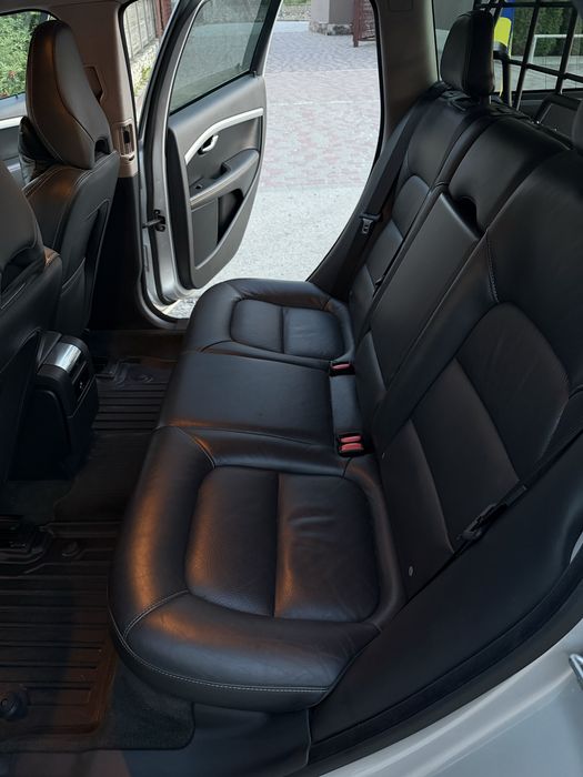 Volvo V70 надійний та комфортиний танк для подорожі