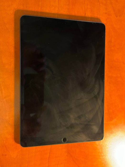 iPad Air 3 Gen 256 GB lekko uszkodzony
