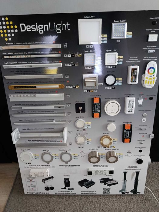 Tablica z oświetleniem,sterownikami i włącznikami LED 75×100