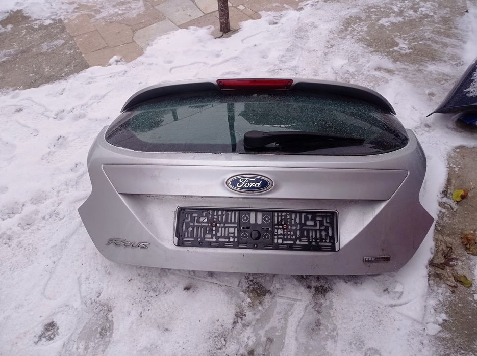 Кришка багажника ляда хетчбек Ford Focus 11-14 HB