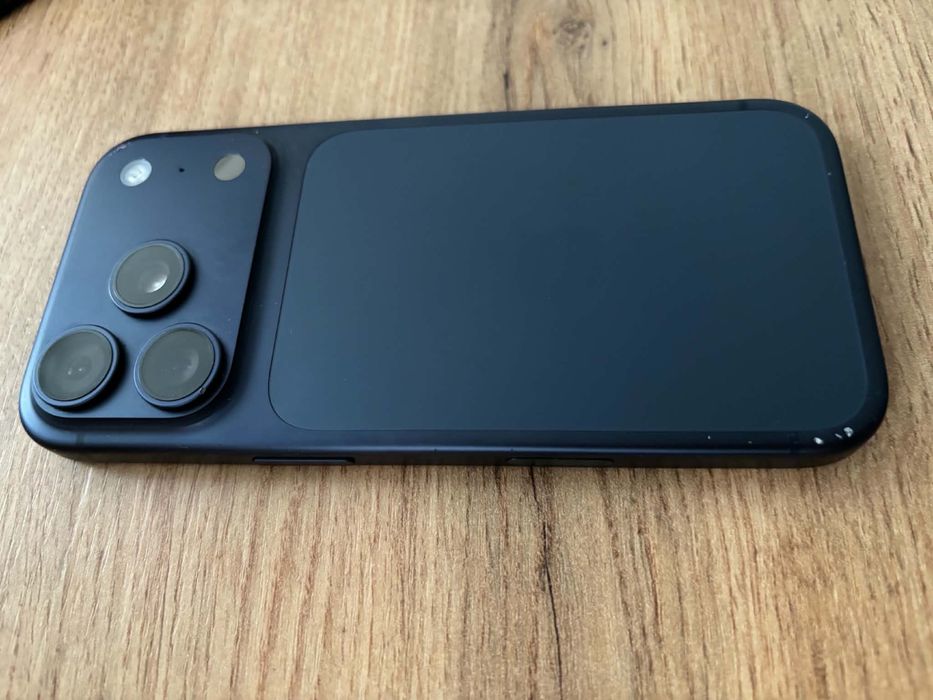 Iphone 17 Pro - Granatowy