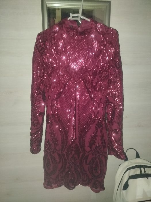 Яскрава сукня на Новий Рік на М