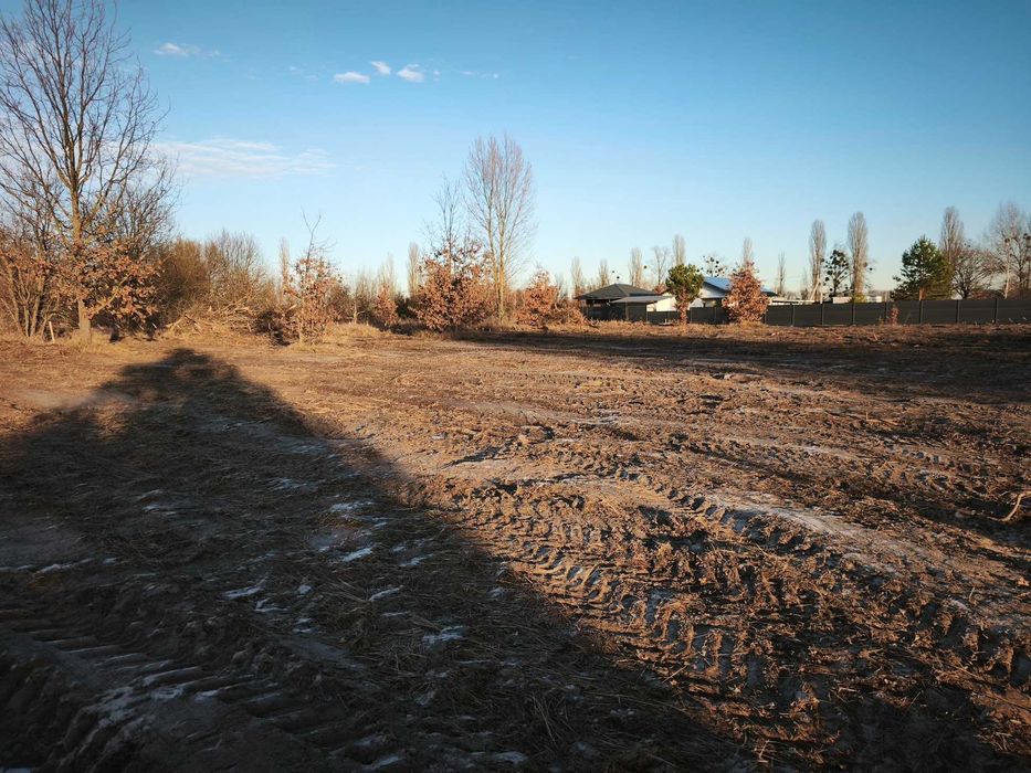 Продам ділянку 5.5 соток в Білогородці.