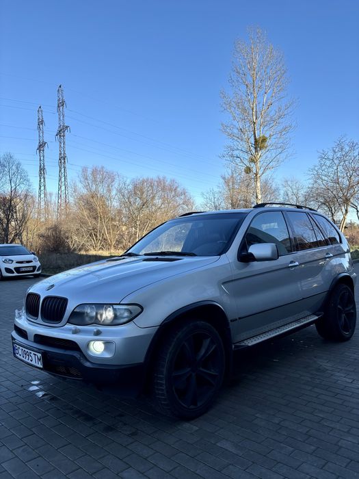 Автомобіль BMW X5
